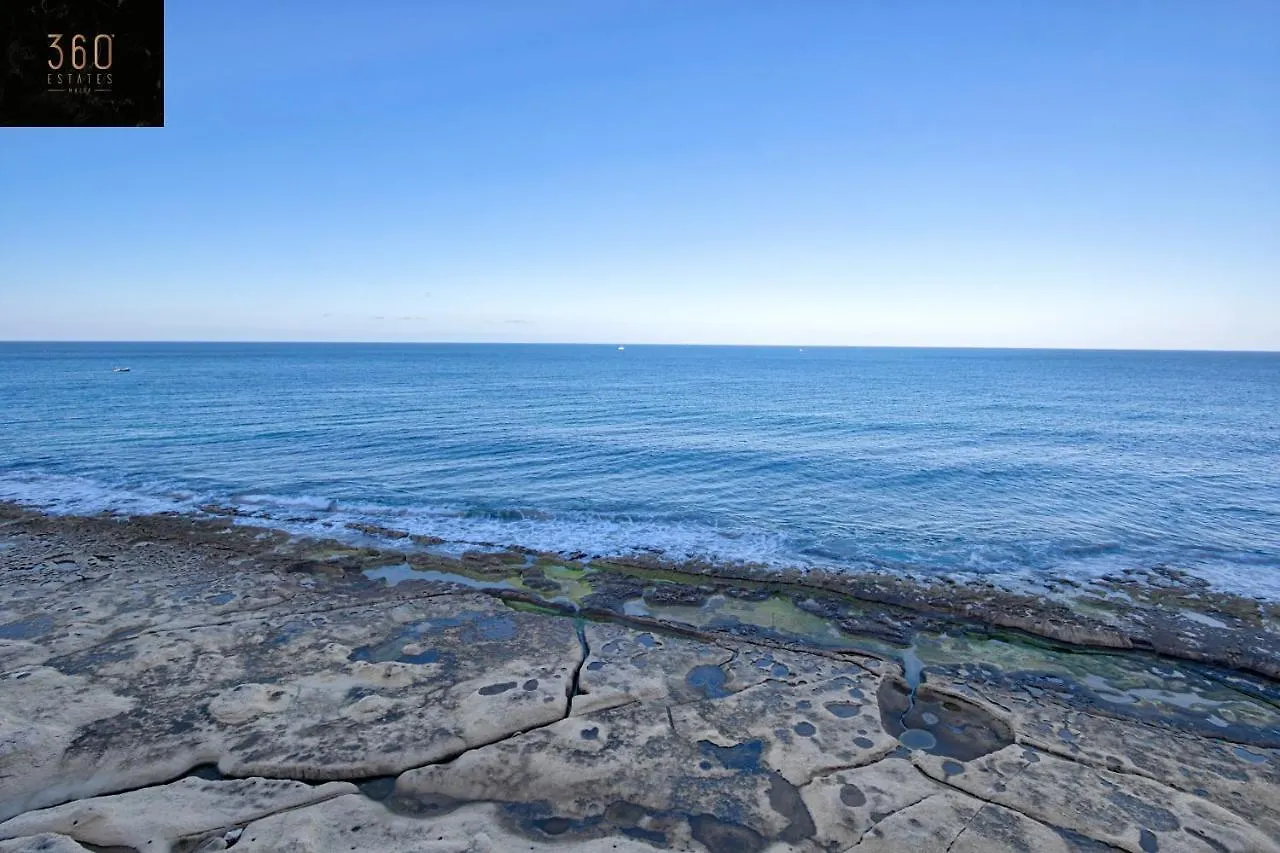 Seafront 3Br Apt In Tower Rd Sliema Opposite Beach By 360 Estates